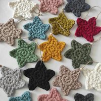 3Er Set Häkelsterne in Verschiedenen Farben - Weihnachtliche Dekoration Für Tannenbaum Und Geschenke von MeinWohnlabor