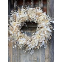 Trockenblumenkranz Weiß Einzelstück Türkranz Tischkranz Haltbarer Naturkranz von MeineGartenwerkstatt