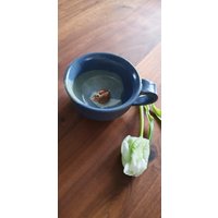 Keramiktasse Blau Matt Mit Braunem Hasen von MeineIdeenwerkstatt