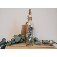 Flaschenlicht/Geschenk Für Die Beste Freundin Glasflasche Mit Beleuchtung Personalisierbar Lieblingsmensch Eukalyptus von MeineKreativeSeiteDE