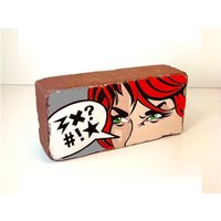Buchstütze Bookend Frau Mit Sprechblase Ziegelstein Backstein Deko Regal Skulptur Comic Handbemalt Pop Art von MeineSonnigeART