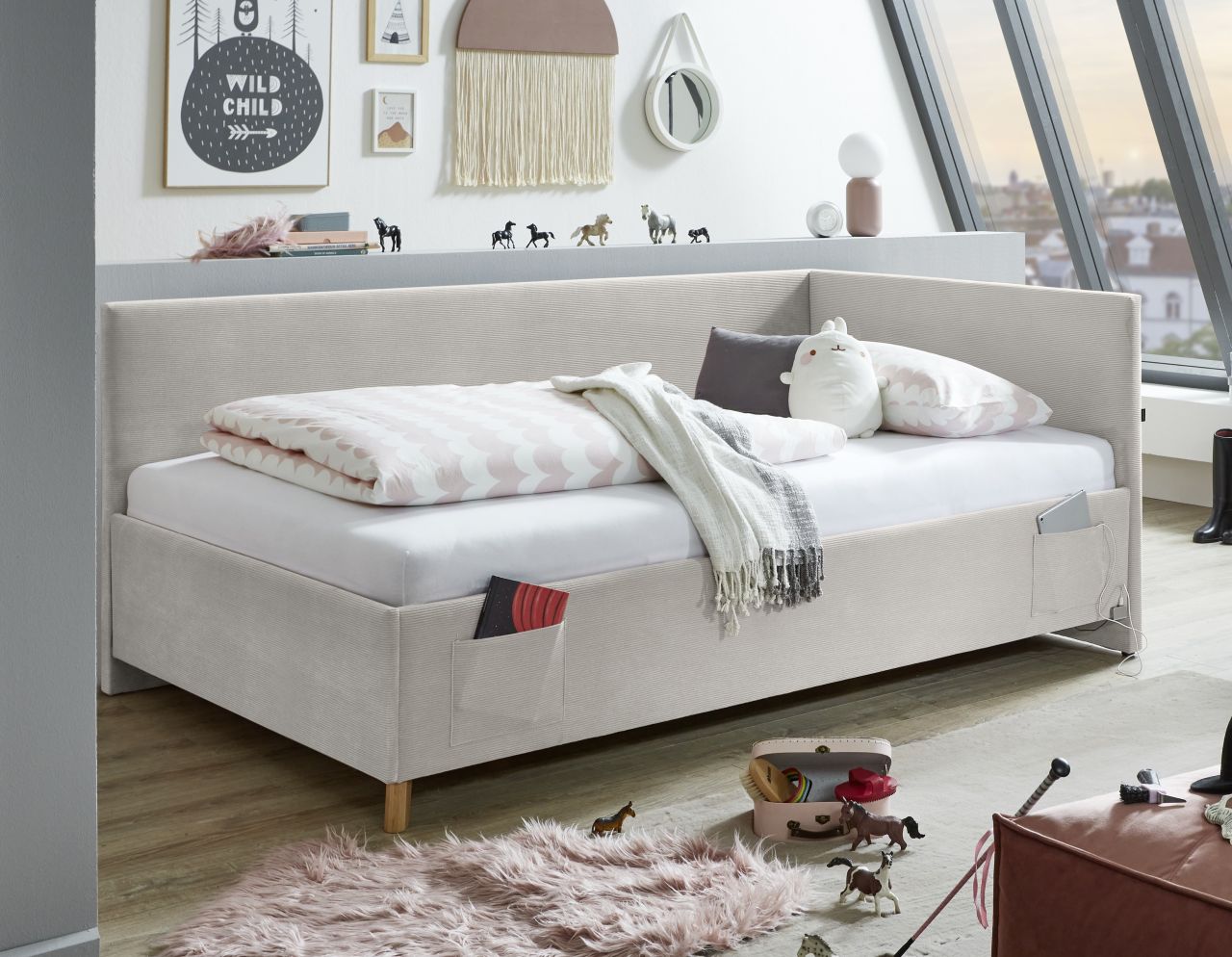 Polsterbett in 3 Größen mit Rückenteil USB-Anschluss Jugendbett Nata von Meise Möbel