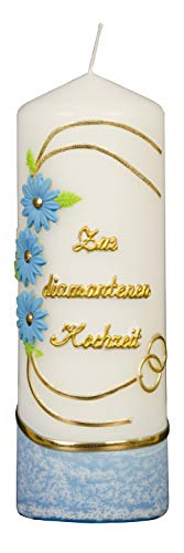 Meissner-Handel Auswahl * Stumpenkerze ''Zur Diamantenen Hochzeit'' * 6 x 18 cm * blau * mit farbigen Wachsauflagen * (Motiv 005) Auswahl Motiv + Farbe von Meissner-Handel