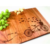 Personalisiertes Schneidebrett Handgefertigt, Monogram. Hochzeitsgeschenk, Benutzerdefinierte Schneidebrett, Hochzeitsgeschenke Personalisiertes Schneidebrett Handgefertigt, Monogram. Hochzeitsgeschenk, Benutzerdefinierte Schneidebrett, Hochzeitsgeschenke von MeisterAlgis