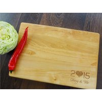 Personalisiertes Schneidebrett Handgefertigt Mit Herz. Hochzeitsgeschenk, Benutzerdefinierte Schneidebrett, Hochzeitsgeschenke von MeisterAlgis