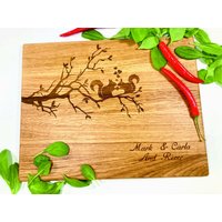 Personalisiertes Schneidebrett Mit Eichhörnchen. Handgefertigt, Hochzeitsgeschenk, Benutzerdefinierte Schneidebrett, Hochzeitsgeschenke von MeisterAlgis