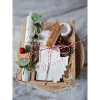 Weihnachtliches Geschenkset, Auto, Geschenkset Raysin, Weihnachtsgeschenk, Holz, Kerze, Mitbringsel, , Raysindeko, Weiß, Mellenkreationen Weihnachtliches Geschenkset, Auto, Geschenkset Raysin, Weihnachtsgeschenk, Holz, Kerze, Mitbringsel, , Raysindeko, Weiß, Mellenkreationen von MelLenKreationen