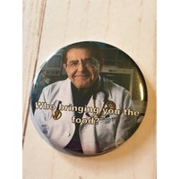 Mein 600lb Leben Dr. Nowzaradan Magnet, Pin Oder Magnet - Wer Bringt Ihnen Das Essen? von MelissaLeeDesigns