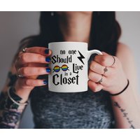 Niemand Sollte Leben in Einem Schrank Potter-Geschenk, Narbe Und Rainbow Gläser | Gay-Pride Lgbtq Gemeinschaft Flagge Becher - Unterstützung & von MellowManifesto