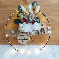 Weihnachtsdeko Mit Beleuchtung, Türkranz, Wohndeko Weihnachten, Trockenblumenkranz, Weihnachtsgeschenk Personalisiert von Melodieblumenkreativ