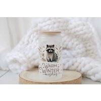 Satiniertes Glas Mit Bambusdeckel Und Trinkhalm - Motiv Waschbär von Melskleinestoffelei