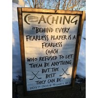 Hockey Zeichen Für Trainer-Behind Ist Jeder Furchtlosen Spieler Furchtlos Trainer, Die Sich Weigerten, Lassen Sie Alles Andere Als Das Beste Zu von MemesonMainStreet