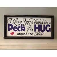 Ich Liebe Dich Einen Scheffel & Peck Und Hug Um Den Hals. Rustikale Dekor. Handgefertigt. Handpainted. Holz-Dekor. Schlafzimmer Ich Liebe Dich Einen Scheffel & Peck Und Hug Um Den Hals. Rustikale Dekor. Handgefertigt. Handpainted. Holz-Dekor. Schlafzimmer von MemesonMainStreet