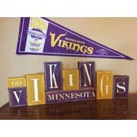 Minnesota Wikinger Blöcke. Sport. Fußball. Holz Dekor. Rustikalen. Handgefertigt. Handpainted von MemesonMainStreet