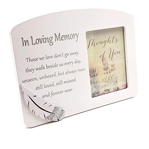 Memorial In Loving Memory Bilderrahmen, Federmotiv, silberfarben Memorial In Loving Memory Bilderrahmen, Federmotiv, silberfarben von Memorial