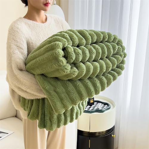 Menkala Plüsch Kuscheldecke Grün Uni Gestreift 150x200cm Warm Decke Flauschig Cashmere Touch Fleece Fleecedecke Kunstfell Kaninchenfell Tagesdecke Sofadecke Wohndecke Blanket Sofa Überwurfdecke von Menkala