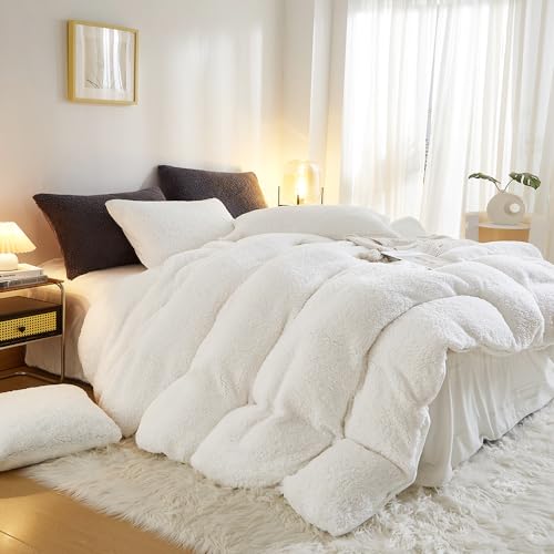 Menkala Winter Warm Bettwäsche 135x200 Weiß Teddy Fleece Cashmere Touch Bettbezug Einfarbig Kuschelig Flauschig Sherpa Flanell Wendebettwäsche Set 2 Teilig Reißverschluss Kissenbezüge 80x80cm von Menkala