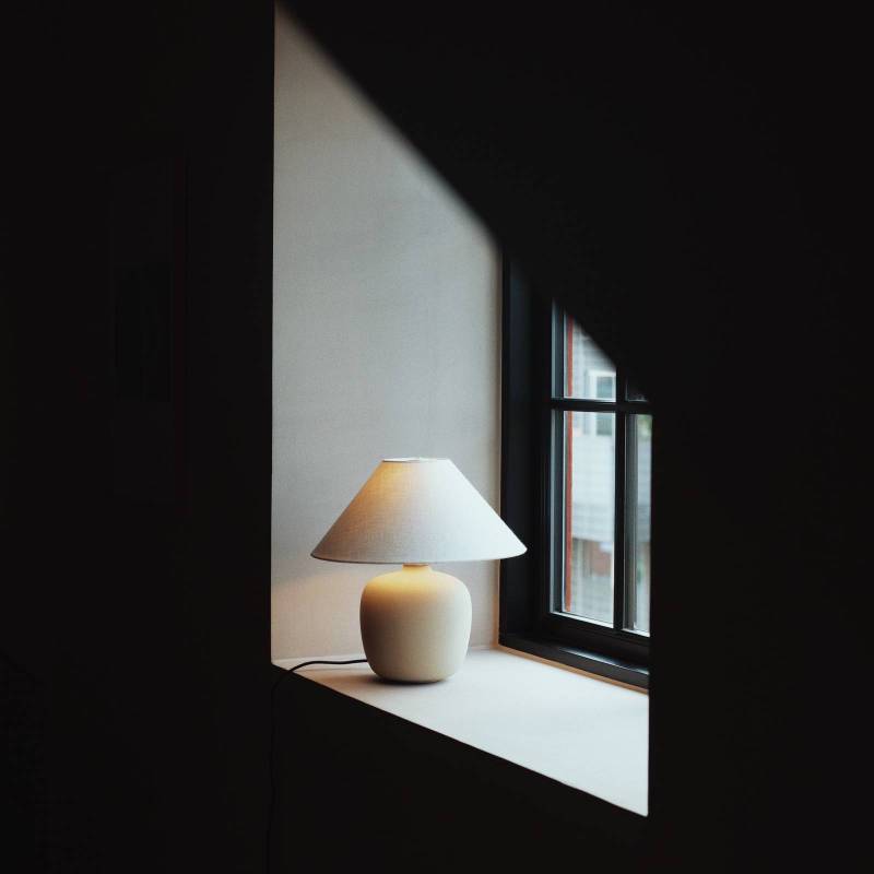 Audo Torso LED-Tischleuchte, weiß/weiß, 37 cm von Audo Copenhagen