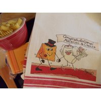Makkaroni & Käse Küchenhandtuch von MenuMischief