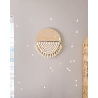Großer Boho Holz Makramee Wandbehang in Cinnamon/Rohrgeflecht Mid Century Modern Rattan Dekor von MerakiHandmadeDecor