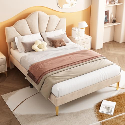 Merax Velvet Polsterbett 140x190 cm, Doppelbett mit Kopfteil in Muschelförmigem Design, Höhenverstellbares Kopfteil, Lattenrost aus Holz und Metall, Beine in Gold, Beige - ohne Matratze von Merax