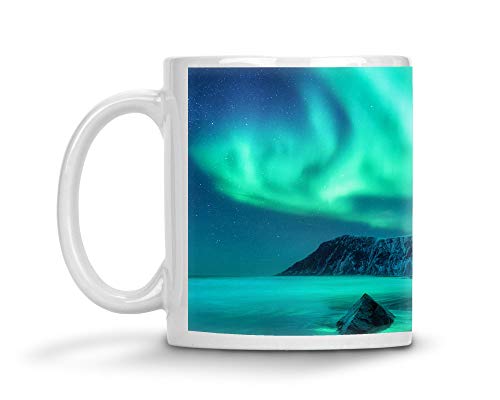 Merchandise for Fans Becher aus Keramik nachtleuchtend/glow in the dark/fluoreszierend - Motiv: Norwegen Aurora Borealis/Polarlicht über den Lofoten von Merchandise for Fans