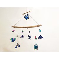 Tiered Treibholz Schmetterling Und Motte Hängende Mobile - Juwel Töne Tiered Treibholz Schmetterling Und Motte Hängende Mobile - Juwel Töne von MerciMacheCo