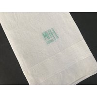Vintage Leinen Gästetuch Besticktes Handtuch Mit Monogramm von MerrilyVerilyVintage