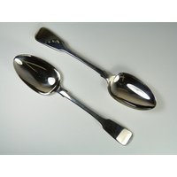 Antikes Silberbesteck - Geige 2 Tabelle/Servierlöffel 9" London | B von MerrittRobinsonStore