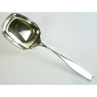 Hans Hansen Sterling Silberbesteck - Charlotte Portion Löffel 20, 5 cm Hans Hansen Sterling Silberbesteck - Charlotte Portion Löffel 20, 5 cm von MerrittRobinsonStore