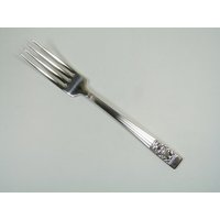 Oneida Community - Hampton Court Muster Dessertgabel/Gabel 7 1/8" Oneida Community - Hampton Court Muster Dessertgabel/Gabel 7 1/8" von MerrittRobinsonStore