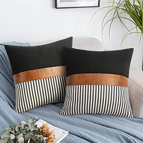 Merrycolor 2er Set Schwarzem Streifen Kissenbezug 45x45cm, Spleißen Leinen Wurf Moderne Akzent-Kissenbezüge aus hellbraunem Kunstleder Landhausstil Kissenhülle für Sofa Gartenbett Schlafzimmer Merrycolor 2er Set Schwarzem Streifen Kissenbezug 45x45cm, Spleißen Leinen Wurf Moderne Akzent-Kissenbezüge aus hellbraunem Kunstleder Landhausstil Kissenhülle für Sofa Gartenbett Schlafzimmer von Merrycolor