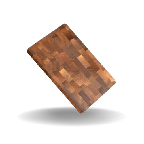 Messerglück Premium Schneidebrett aus massivem Akazienholz - Antibakterielles Holz & spülmaschinenfest - Ideales Küchenbrett für Hobby- und Profiköche - 32,5 x 22,5 x 1,5 cm von Messerglück