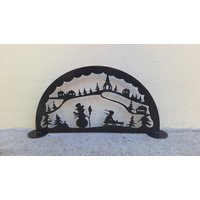 Schwibbogen Aus Metall - Schneemann Mit Schlittenfahrendem Kind Weihnachtsdeko von MetalArtVicki