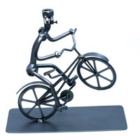Bmx Fahrradfahrer Radfahrergeschenk, Straßenrennfahrer Muttern Und Schraubenskulptur, Metallfahrradkunst, Radrennen, Rennradfahrergeschenk von MetalDioramaWoodArt