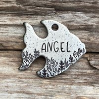 Dog Tag, Hundemarke Für Hunde, The Kelp Forest, Erkennungsmarken, Angelfish Personalisierte Hundemarke, Pet Id 1 3/20 "'h X 1/2 "'b von MetalHounds