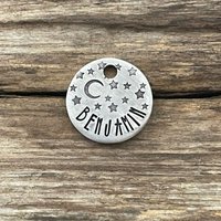 Mini Dog Tag, Galaxy Mond, Sterne, Personalisierte Hundemarke, Katzenmarke, Kitty Pet Id Hundemarke Benutzerdefinierte, Metal Hounds von MetalHounds