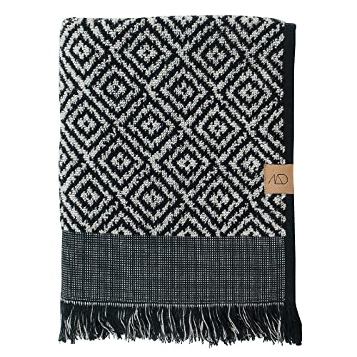 Mette Ditmer - Morocco Bath Towel 70 x 140 cm - Black/White von Mette Ditmer