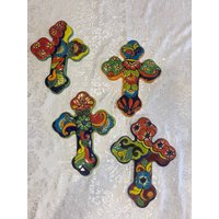 Handbemaltes Talavera Kreuz Mehrfarbige Keramik Wanddekoration | 20x18cm von MexicanMercado