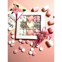 Geschenkbox Naschbox "Süsse Verführung" Valentinstag Osterbox Feundinbox Muttertag Vatertag Bff Box Ostern Weihnachtsbox Weihnachten Bonbons von MeyrasCraft