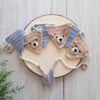 Versandfertige Einzelanfertigung Gehäkelte Wimpelkette Für Das Kinderzimmer Mit Babybär-Motiv - Babyzimmer-Girlande Und Wanddeko von MiMaStoreArt