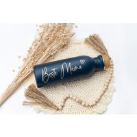 Personalisierte Trinkflasche Sportflasche Muttertag Beste Mama Edelstahl Bambusholz Name Geschenk 650 Ml Flasche von MiaLaLunaDesigns