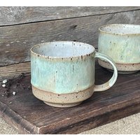 Handgemachte Grüne Tasse/ Keramik Kaffeetasse/ Grasgrüne Teetasse/ Grünes Geschenk von MiaZoiCeramics