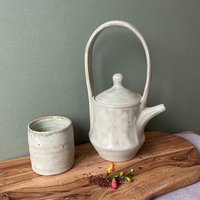 Handgemachte Teekanne Und Tasse/ Keramik Mit Obenliegendem Griff Tasse/Set Für Eine Handgemachtes Geschenk Weihnachtsgeschenk von MiaZoiCeramics