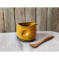 Handgemachter Gelber Sahnegießer/Keramik Ausgießer Servierkrug Milchkännchen Salatdressing Krug Whiskywasserkrug Handgemachtes Geschenk von MiaZoiCeramics