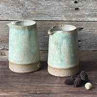 Handgemachter Sahnegießer/Ausgießer /Servierkrug/Milchkrug/ Kleiner Krug/ Grüner /Salat-Dressing-Krug /Handgefertigtes Geschenk von MiaZoiCeramics