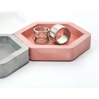 Moderne Beton Schmuckschale, Hexagon Zement Platte, Tablett, Minimalist Dekor, Catchall Tisch Schreibtisch Zubehör von MicaRicaShop