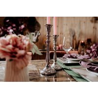 2Er Set Kerzenständer Kerzenhalter Aluminium Silber Deko - Kerzenleuchter Modern Für Stabkerzen Tischdeko Hochzeit H 25 Und 31 cm von MichaelNollDE