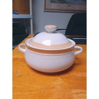 Krönende Mode 2.25 Qt Round Covered Casserole Golden Band Von Johann Haviland Circa. 1980Er Jahre von Michaeljamesthings