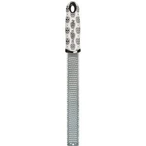 Microplane Zester Küchenreibe in Skull für Zitrusfrüchte, Parmesan, Ingwer, Schokolade & Muskatnuss mit feiner Edelstahlklinge - Made in USA von Microplane
